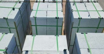 盘锦 芝麻白花岗岩5公分地铺石 花岗岩厂家工厂装车日常