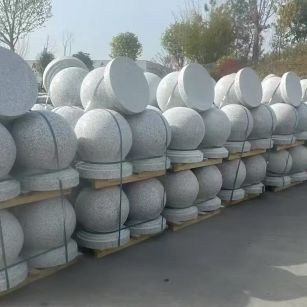 盘锦 白麻花岗岩石材圆球，石球，挡车球，隔离球，景观石球，风水球等