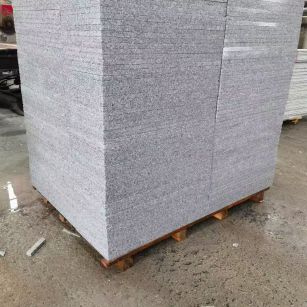 盘锦 芝麻白火烧面1.8厚300*600地铺石，尺寸标准，厚薄均匀