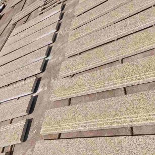 盘锦 黄金麻花岗岩光面楼梯踏步