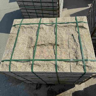 盘锦 黄金麻花岗岩石材自然面蘑菇石成品