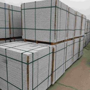 盘锦 白麻花岗岩石材荔枝面地铺石（300*600*50）