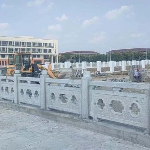 盘锦 白麻花岗岩荔枝面河道栏杆