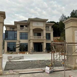 盘锦 黄金麻花岗岩别墅雕花外墙干挂配上门口雕花罗马柱