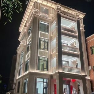 盘锦 芝麻白花岗岩别墅外墙夜间效果