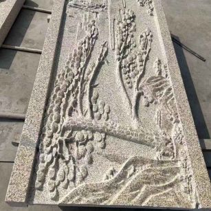 盘锦 黄金麻雕刻板浮雕迎客松