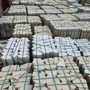 盘锦 黄金麻白麻花岗岩荔枝面地铺石(冰裂纹)