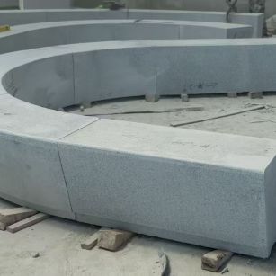 盘锦 芝麻白花岗岩光面弧形坐凳