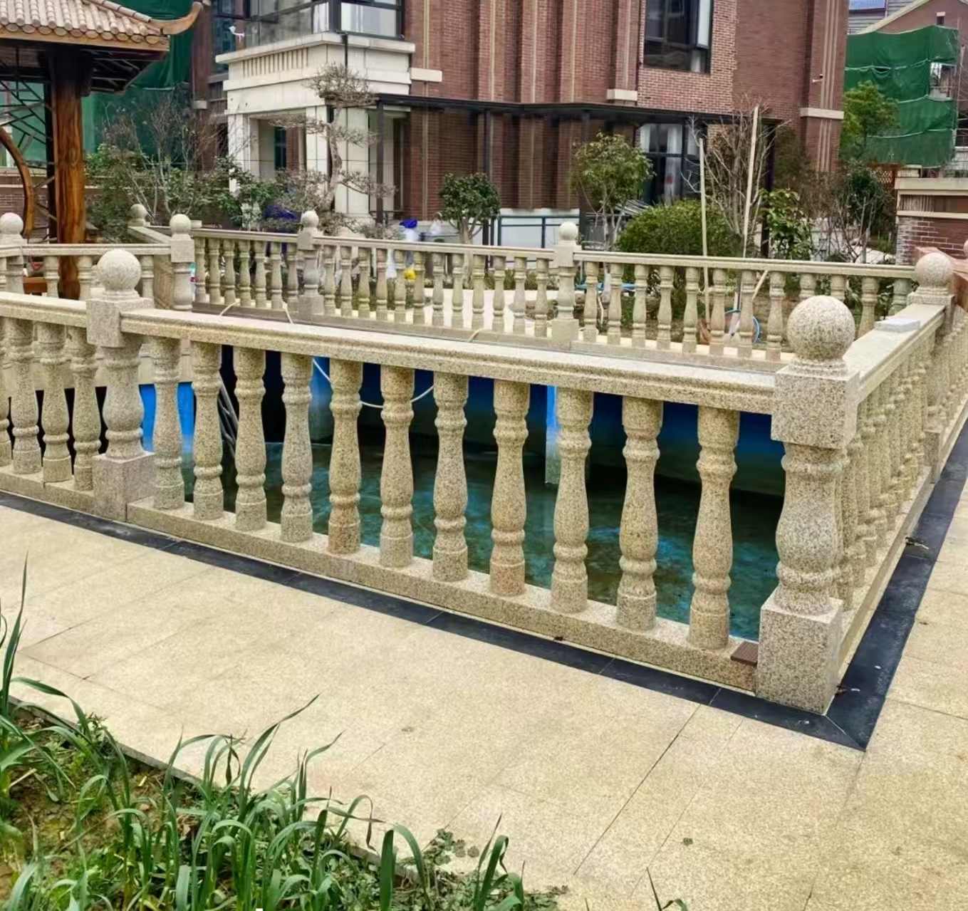 盘锦黄金麻花岗岩石材栏杆，扶手，将军柱，花瓶柱