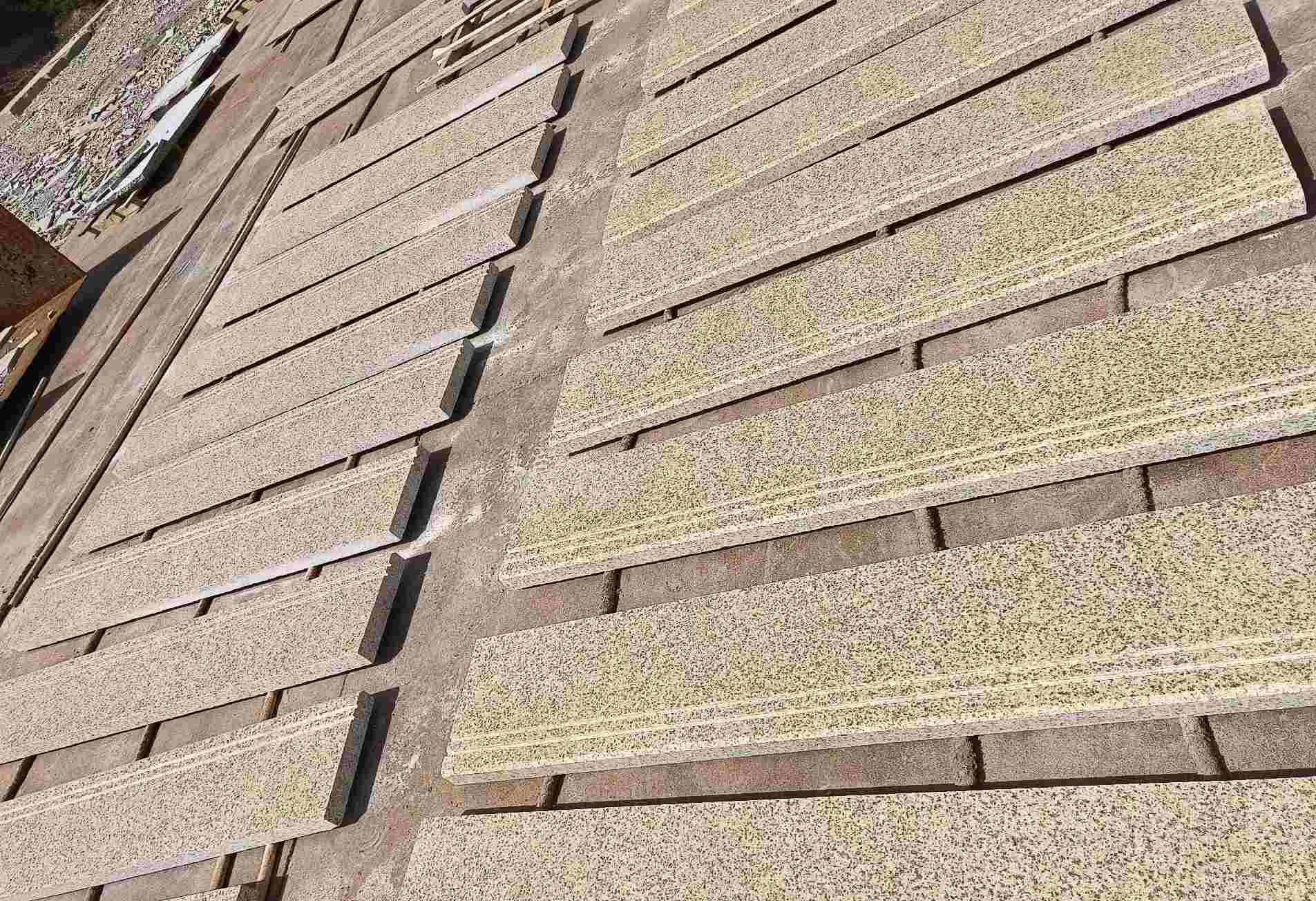 盘锦 黄金麻花岗岩光面楼梯踏步