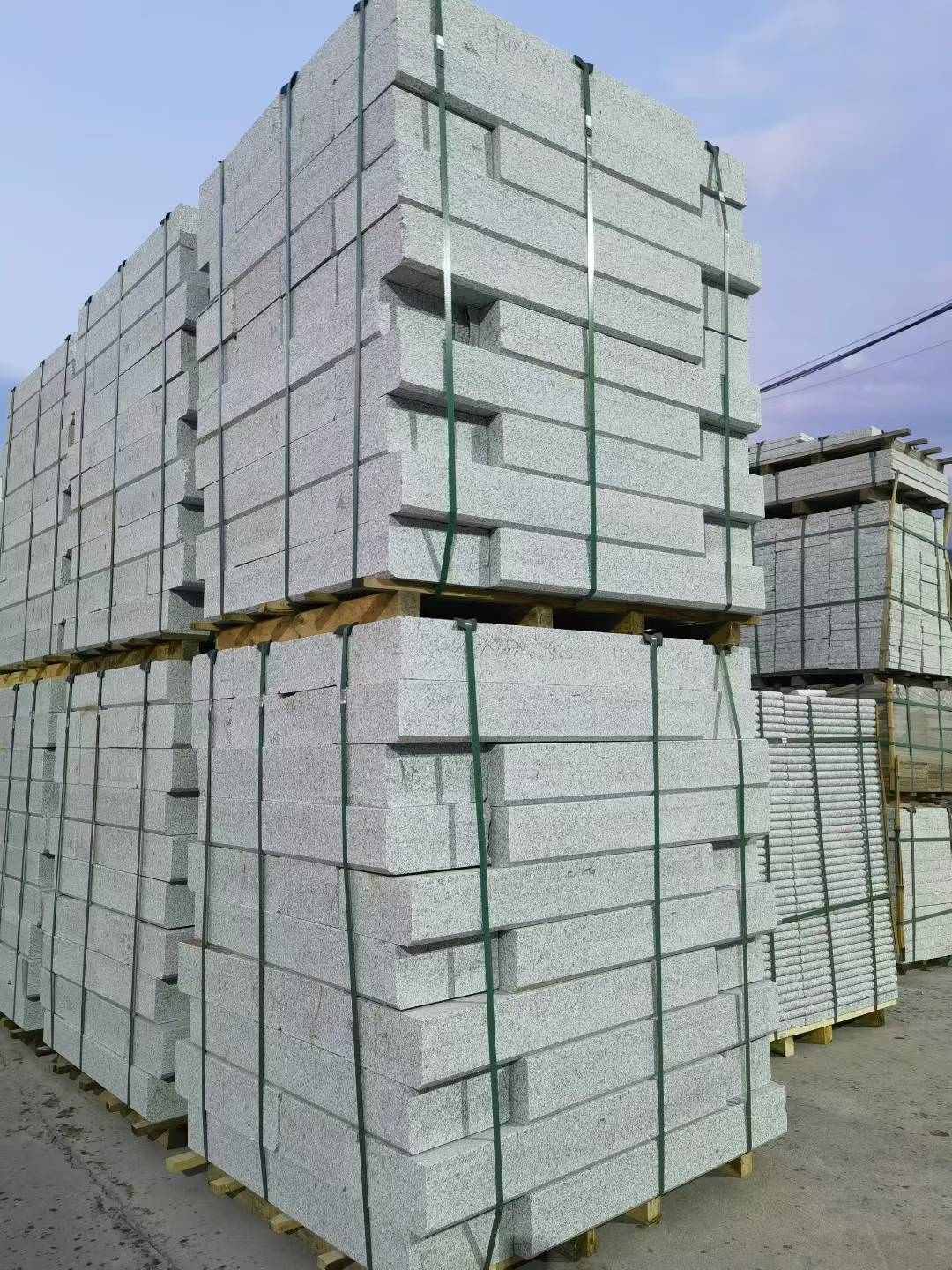 盘锦 芝麻白花岗岩路沿石，路缘石，路肩石，道牙，立缘石，马路牙子，街沿石，侧石等