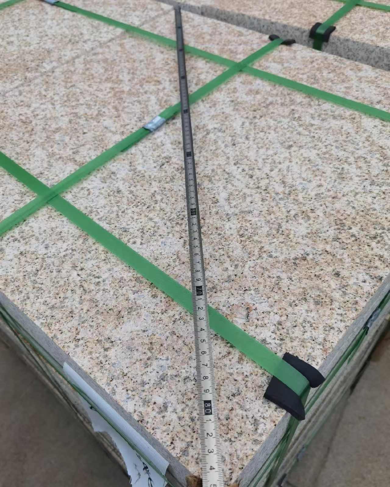 盘锦 黄金麻火烧面地铺石