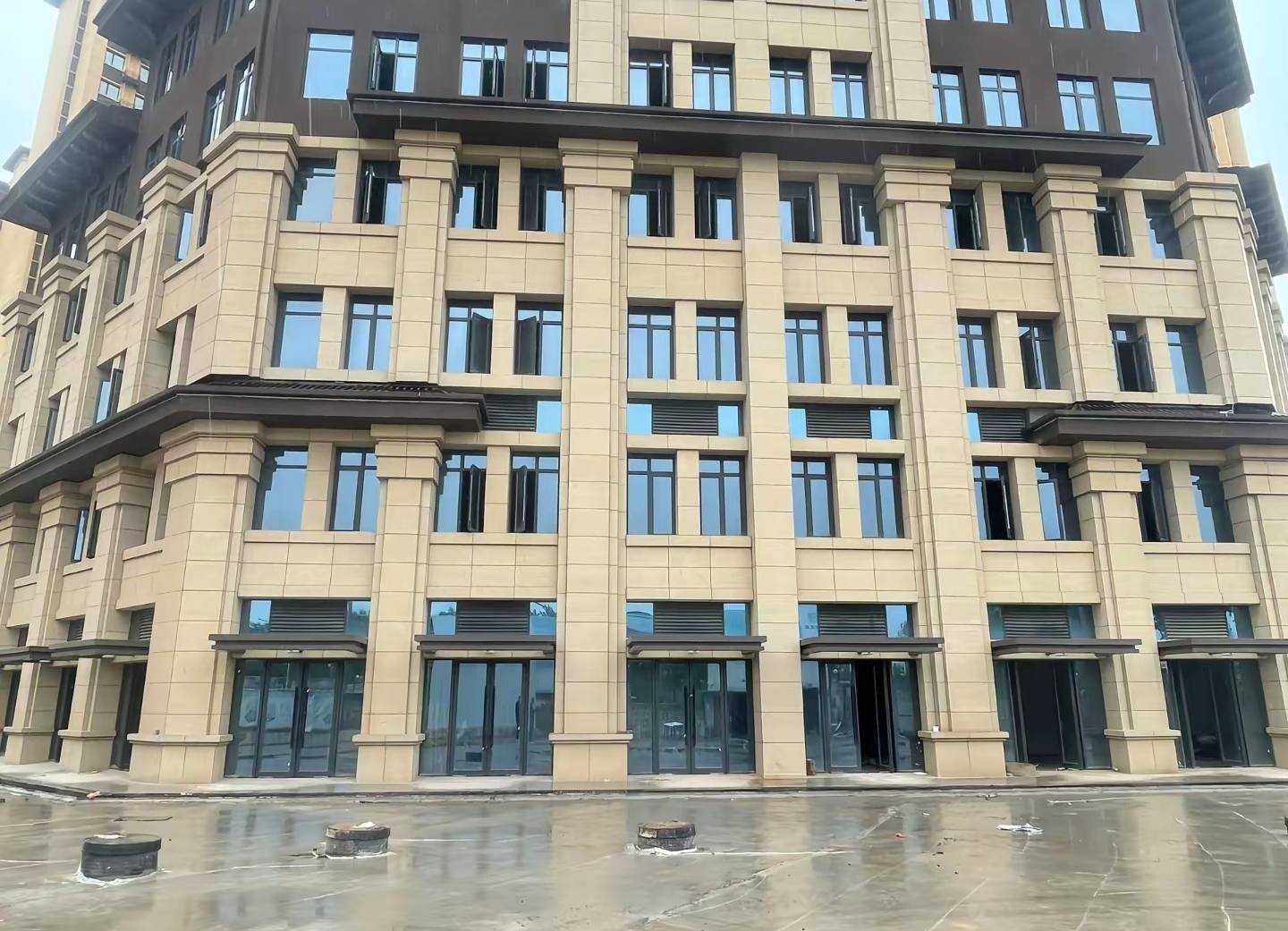 盘锦 黄金麻花岗岩荔枝面小区外墙干挂