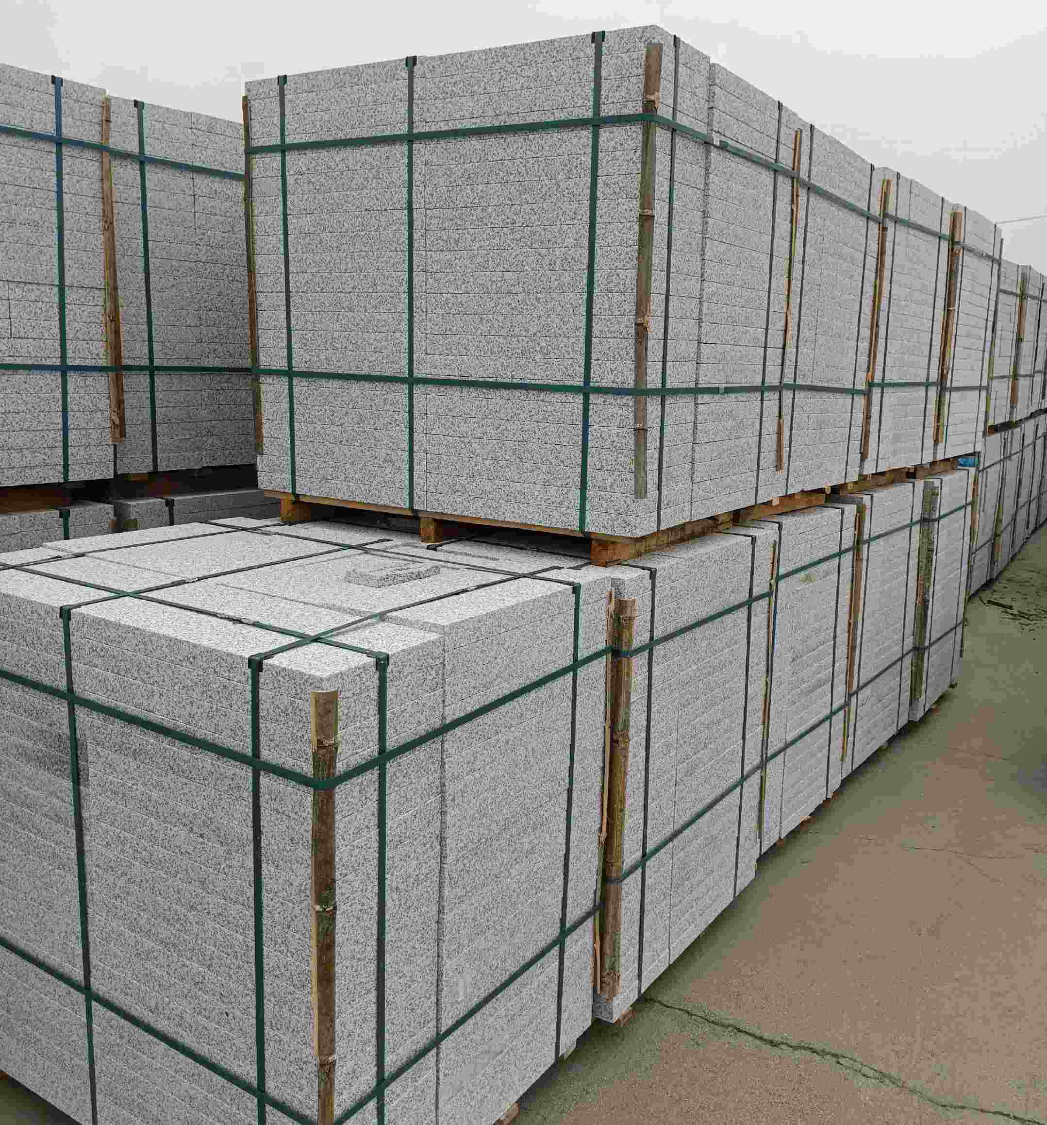 盘锦 白麻花岗岩石材荔枝面地铺石（300*600*50）