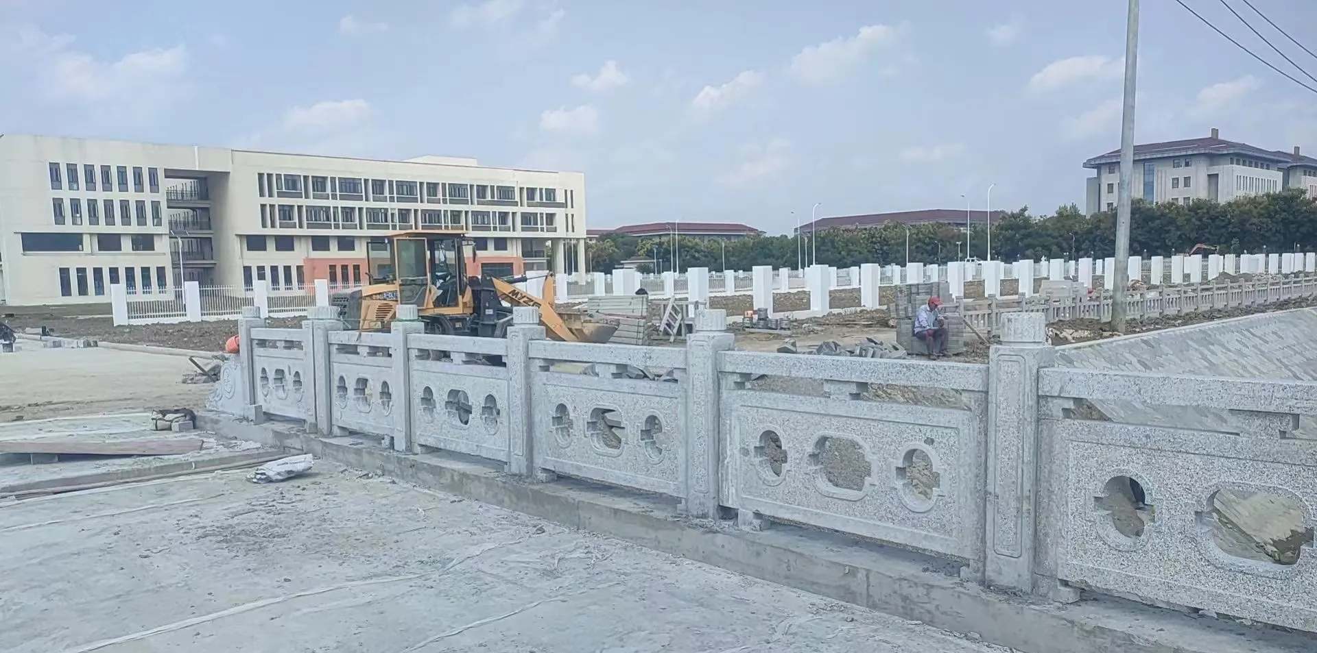 盘锦 白麻花岗岩荔枝面河道栏杆