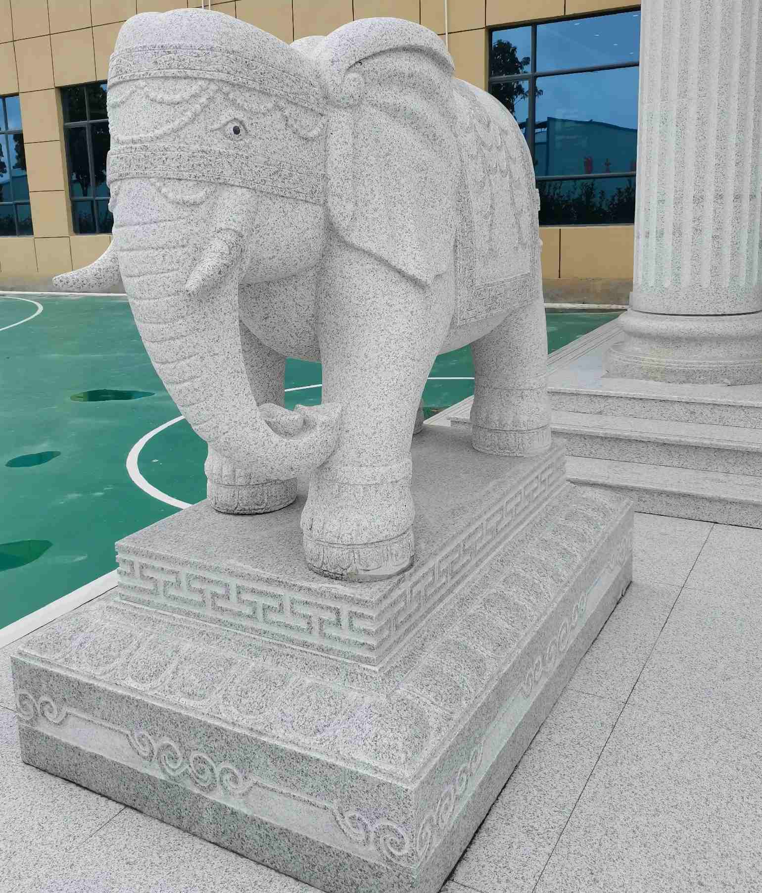 盘锦 白麻花岗岩动物异形石雕-大象