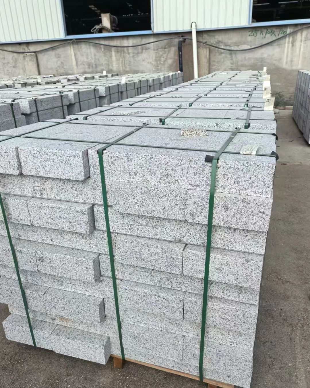 盘锦 白麻花岗岩路沿石，弧形路沿石，道牙石，马路牙子，界石，路缘石，平沿石，直岩石，平缘石等