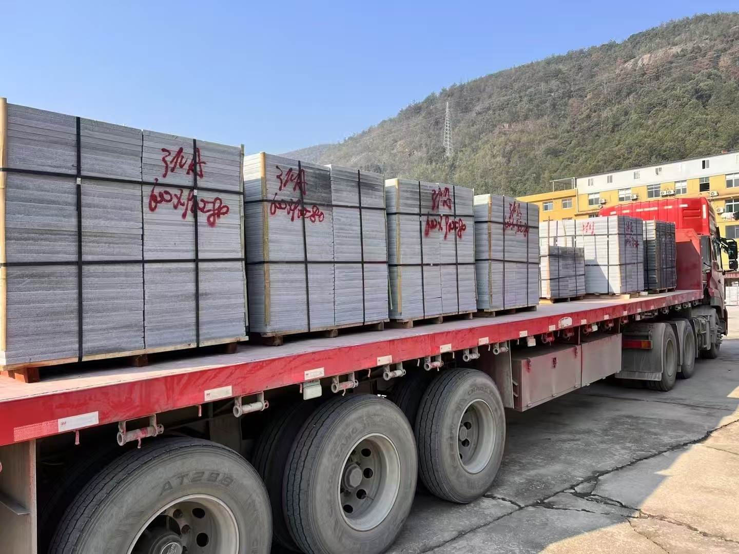 盘锦 芝麻灰地铺石出货日常