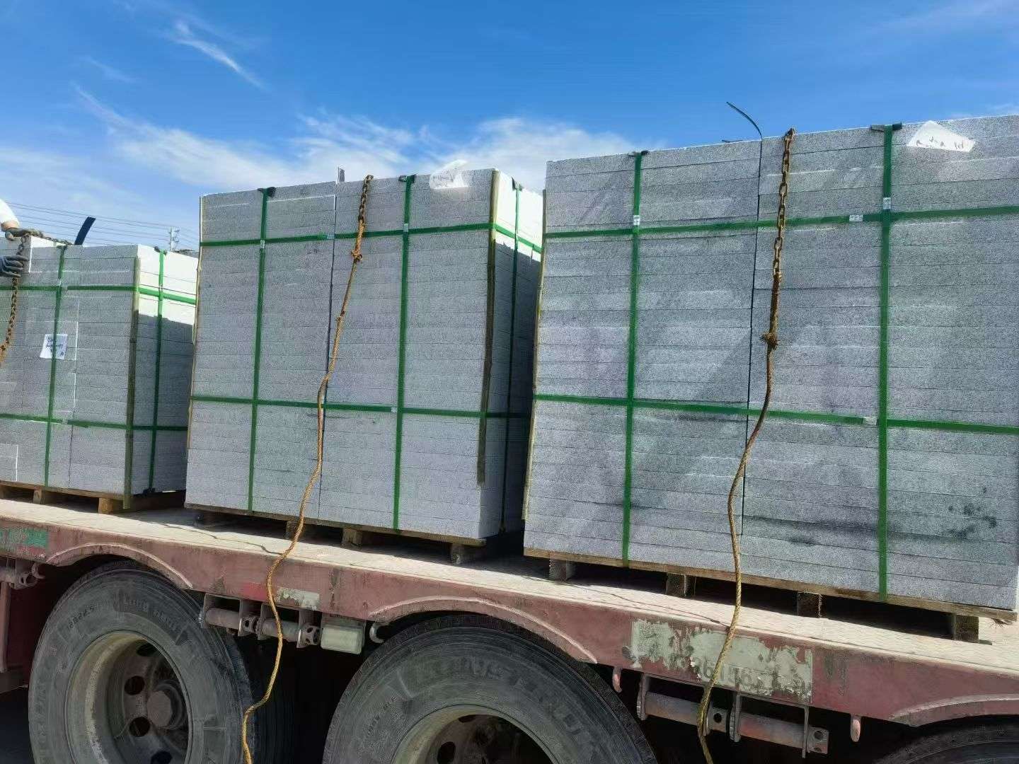 盘锦 芝麻白花岗岩地铺石装车日常