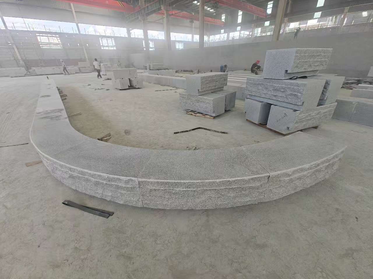 盘锦 芝麻白异形坐凳，自然面光面弧形加工