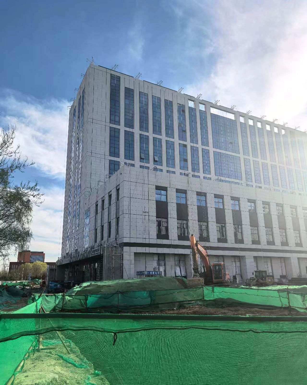 盘锦 白麻花岗岩石材外墙干挂