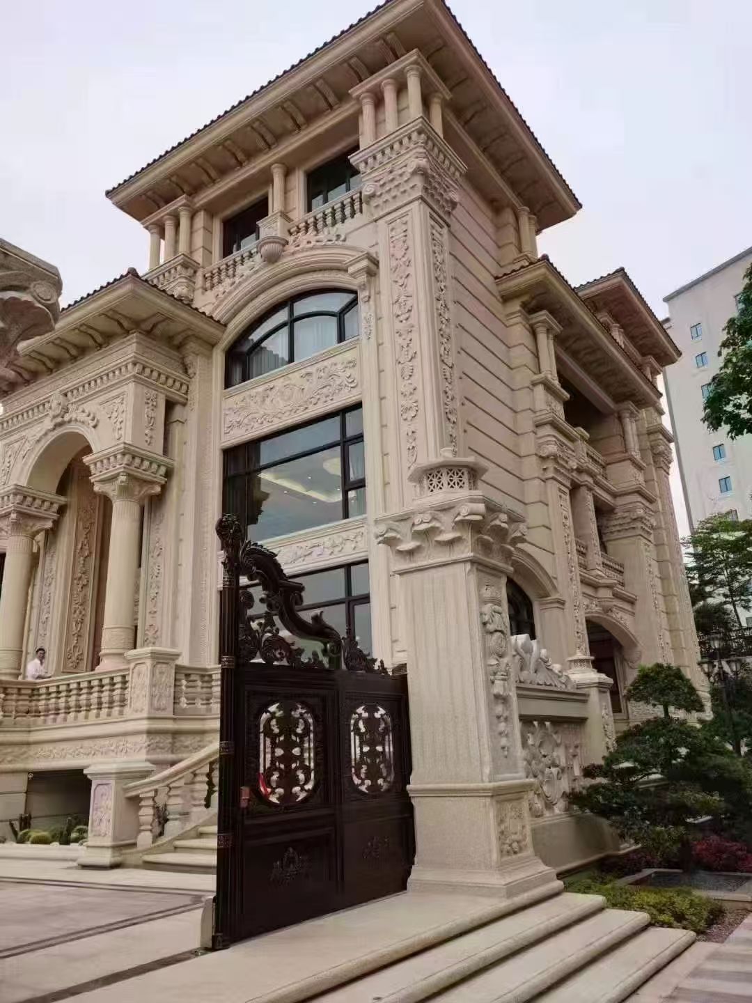 盘锦 黄金麻花岗岩别墅外墙干挂效果展示