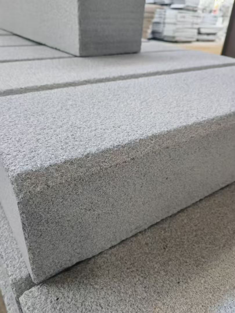 盘锦 芝麻灰荔枝面路沿石