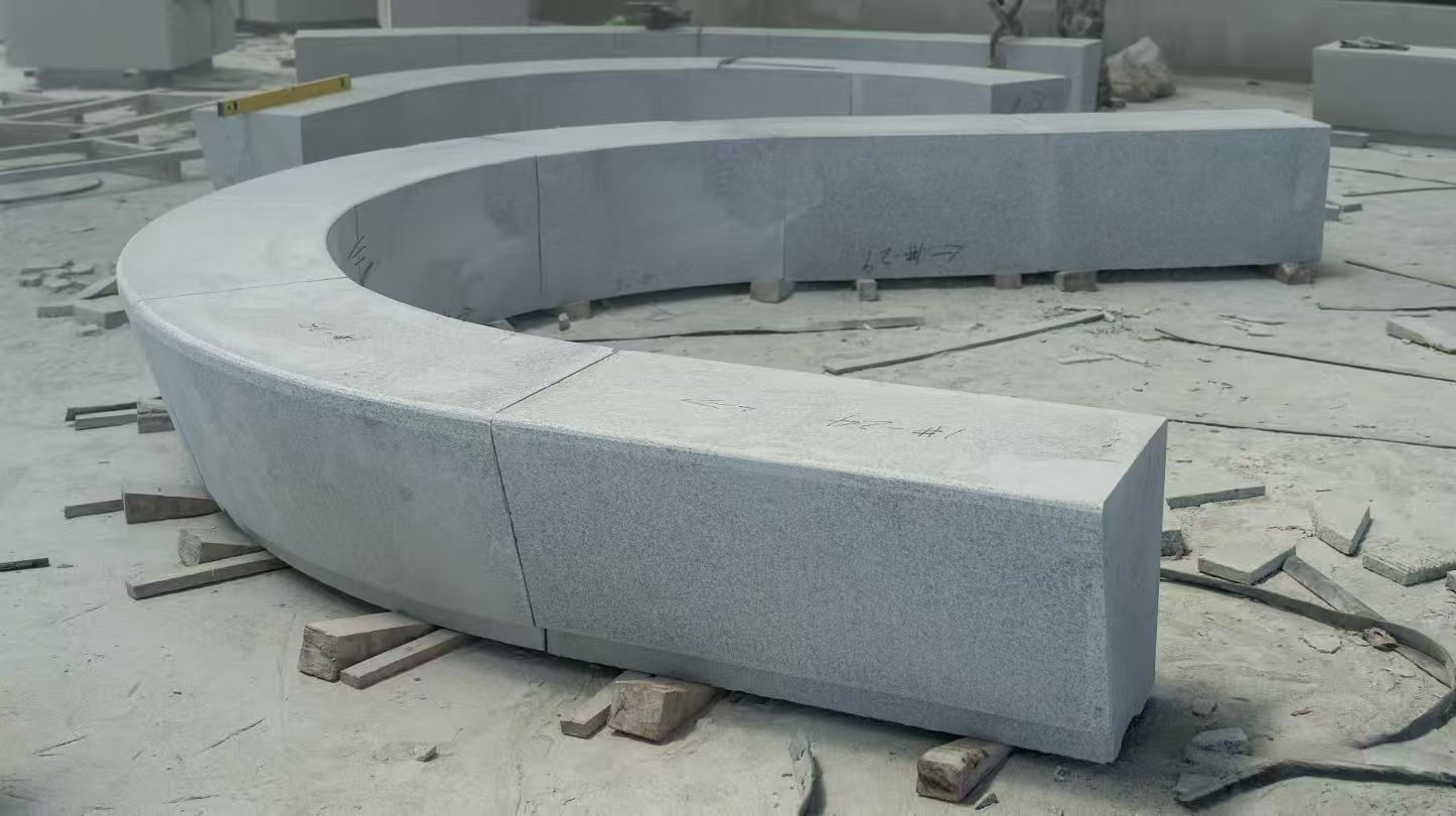 盘锦 芝麻白花岗岩光面弧形坐凳