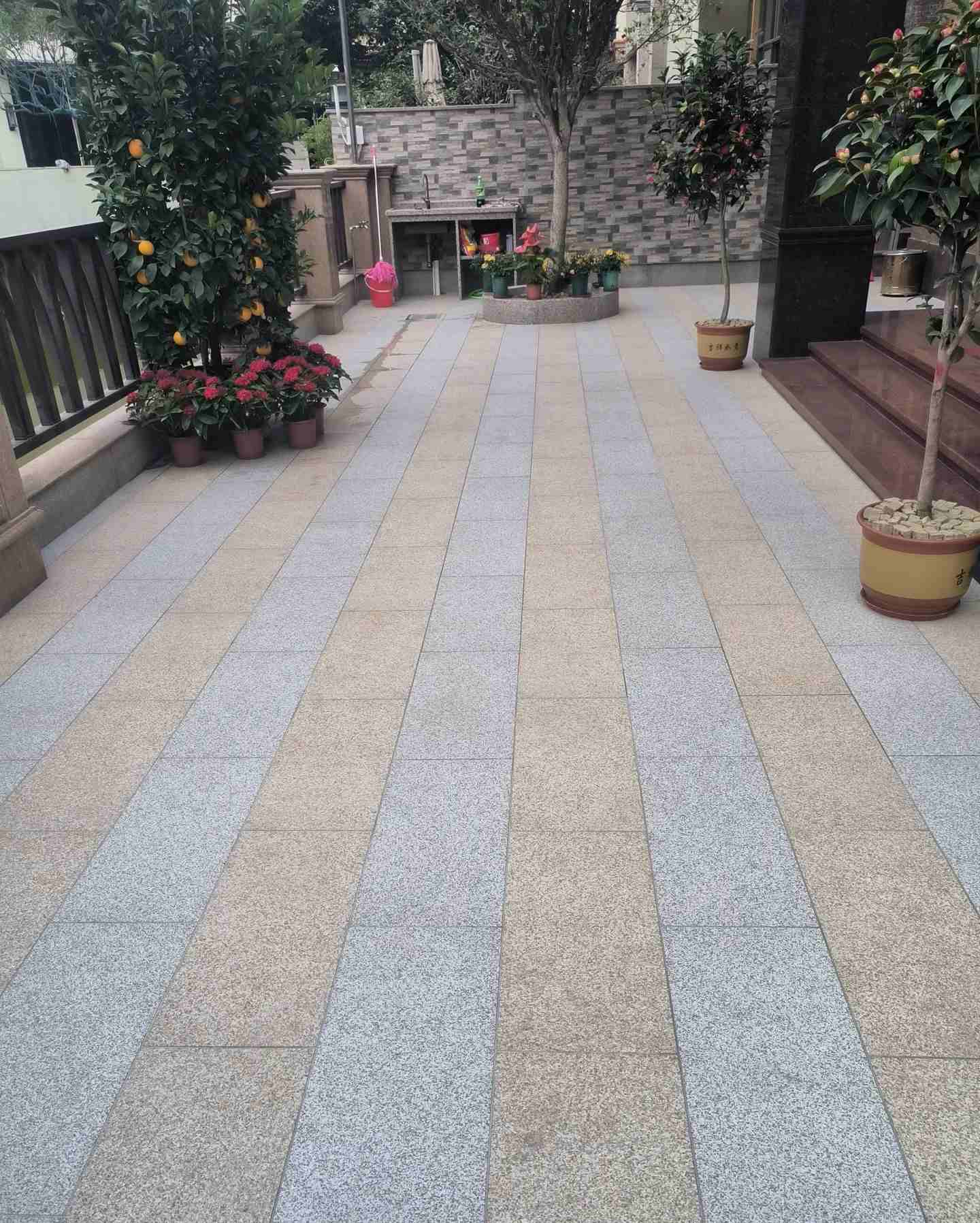 盘锦 黄金麻白麻荔枝面庭院铺装展示